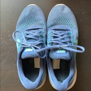 Slightly used running shoes from Nike